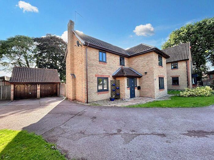 4 Bedroom Detached House For Sale In Cotman Drive, Bradwell, NR31