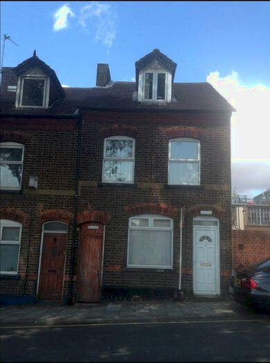 3 Bedroom End Of Terrace House To Rent In Midland Road, Luton, LU2