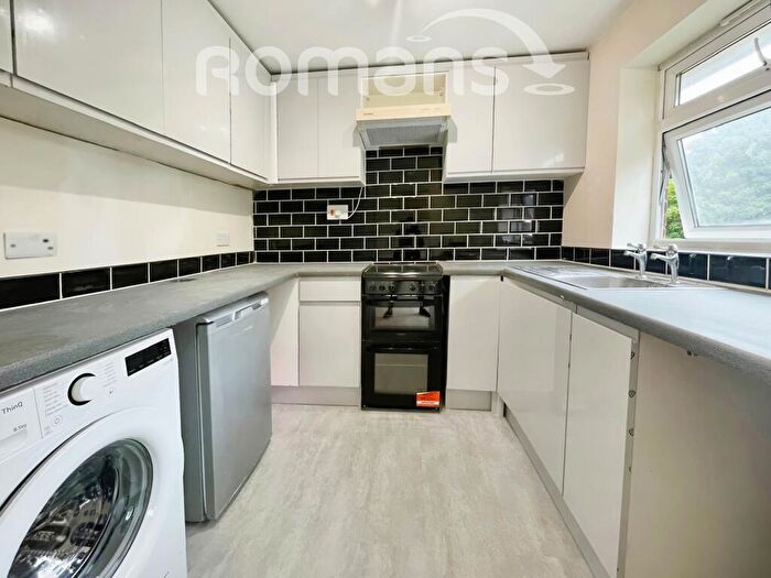2 Bedroom Flat To Rent In Cibbons Road, Chineham, Basingstoke, RG24