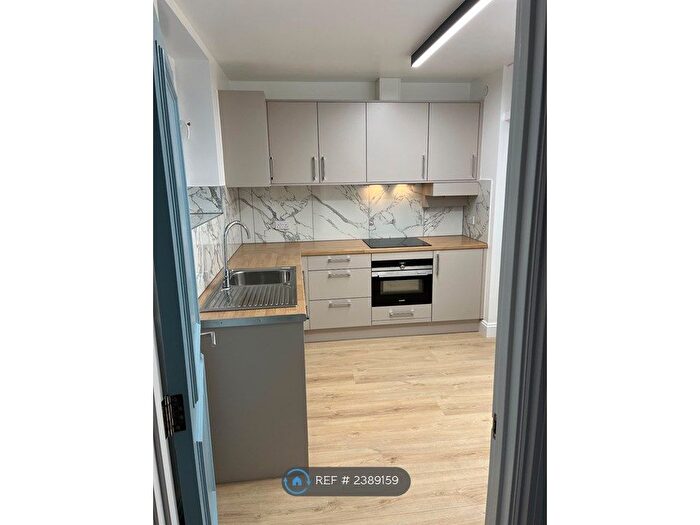 3 Bedroom Flat To Rent In Lewisham High Street, Lewisham, SE13