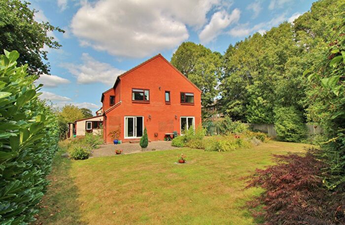 4 Bedroom Detached House For Sale In Vicarage Lane, Stubbington, PO14