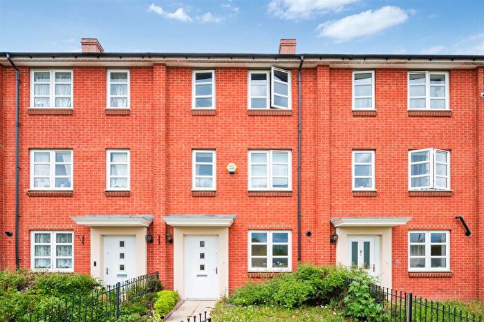 4 Bedroom Terraced House For Sale In Miles Road, Mitcham, CR4