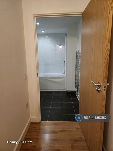 1 Bedroom Flat To Rent In Da Vinci Torre, Lewisham, London, SE13