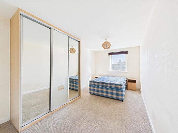 2 Bedroom Flat For Sale In Ducaine Apartments, Merchant Street, Bow, E3