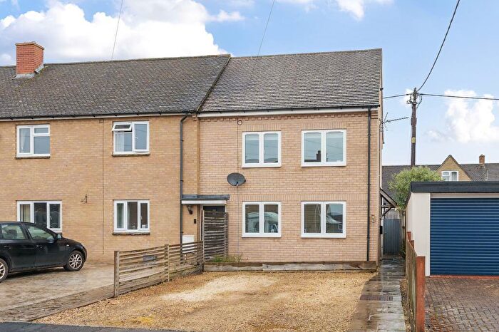 3 Bedroom End Of Terrace House For Sale In Middle Barton, Oxfordshire, OX7
