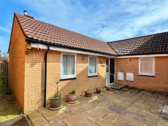 2 Bedroom Bungalow For Sale In Vincent Close, New Milton, Hampshire, BH25