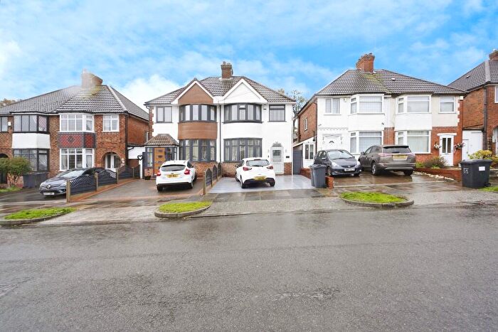 3 Bedroom Semi Detached House To Rent In Elmcroft Road, Birmingham, B26