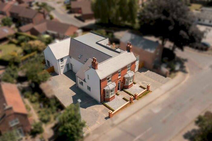 2 Bedroom Flat To Rent In Station Road, Lowdham, Nottingham, NG14