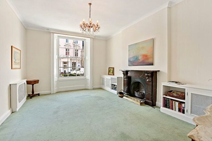 2 Bedroom Flat For Sale In St Georges Drive, Pimlico, SW1V