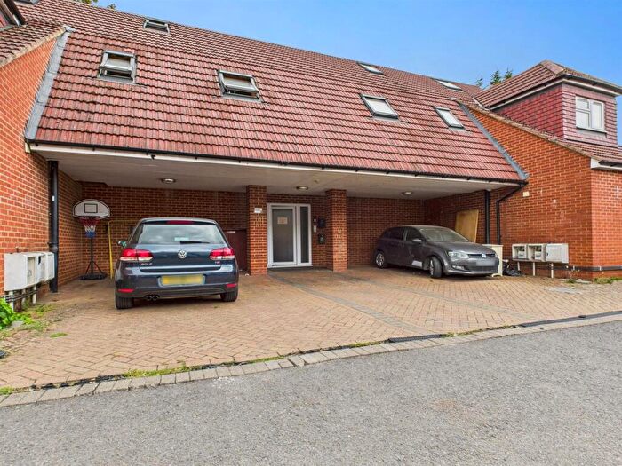 1 Bedroom Flat To Rent In Flat -Chipstead Valley RoadCoulsdonSurrey, CR5