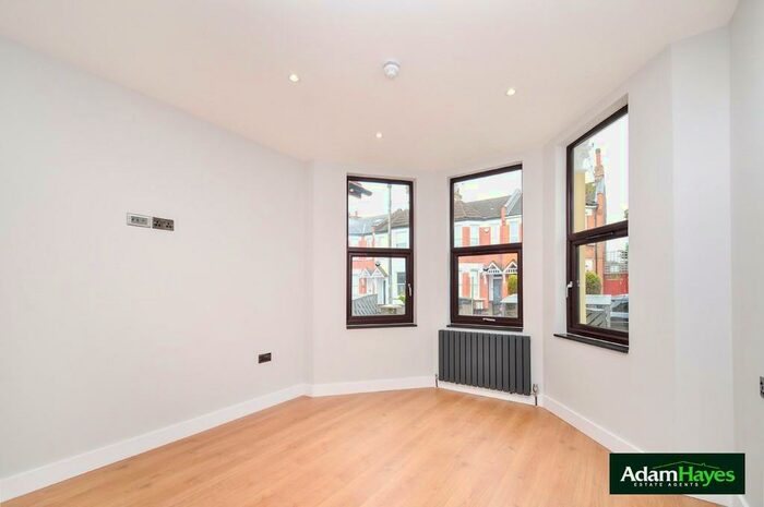 1 Bedroom Ground Flat To Rent In Churchfield Avenue, North Finchley, N12