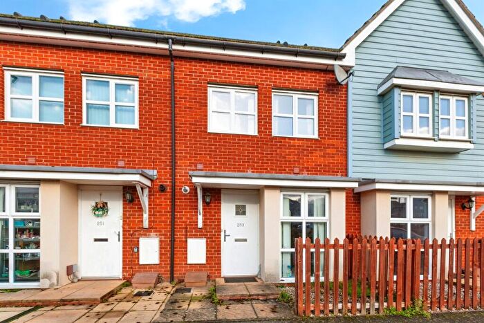 2 Bedroom Terraced House For Sale In Eltham Avenue, Slough, SL1