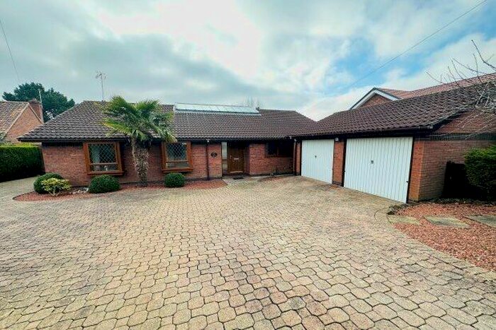 4 Bedroom Detached Bungalow To Rent In Field Lane, Nottingham, NG14