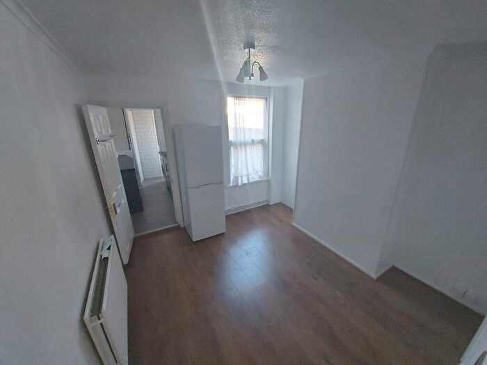 2 Bedroom Terraced House To Rent In Tavistock Street, Luton, LU1