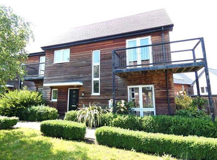 3 Bedroom End Of Terrace House To Rent In Buttercup Drive, BN26