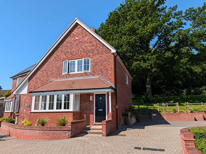 2 Bedroom Apartment For Sale In Wyndham Court, Midhurst, GU29
