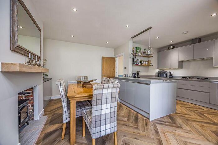 4 Bedroom Semi-Detached House For Sale In Kirby Road, Portsmouth, PO2