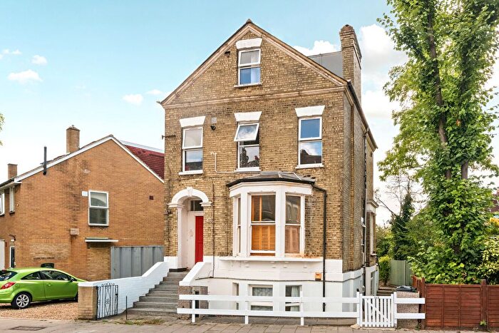 2 Bedroom Flat For Sale In Pendennis Road, Streatham, London, SW16