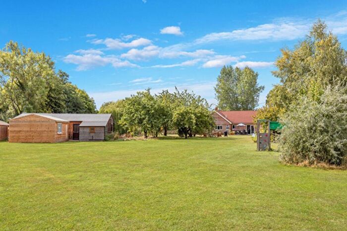 5 Bedroom Detached House For Sale In Claygate Road, Laddingford, ME18