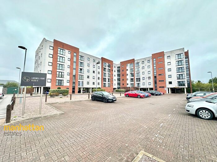 2 Bedroom Flat To Rent In Pilgrims Way, Salford, Greater Manchester, M50