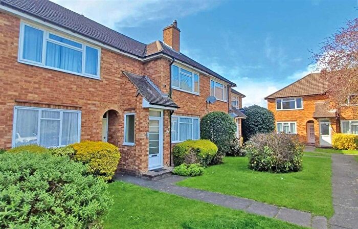 2 Bedroom Flat For Sale In Malcolm Court, Stanmore, HA7