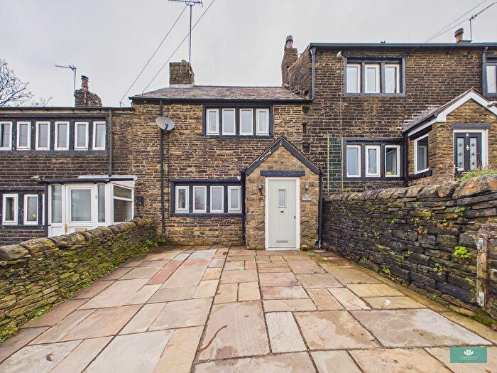 2 Bedroom Cottage For Sale In Higher Park, Shaw, OL2