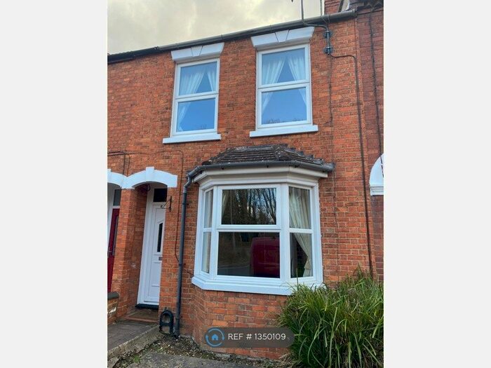 3 Bedroom Terraced House To Rent In Newport Road, Milton Keynes, MK13