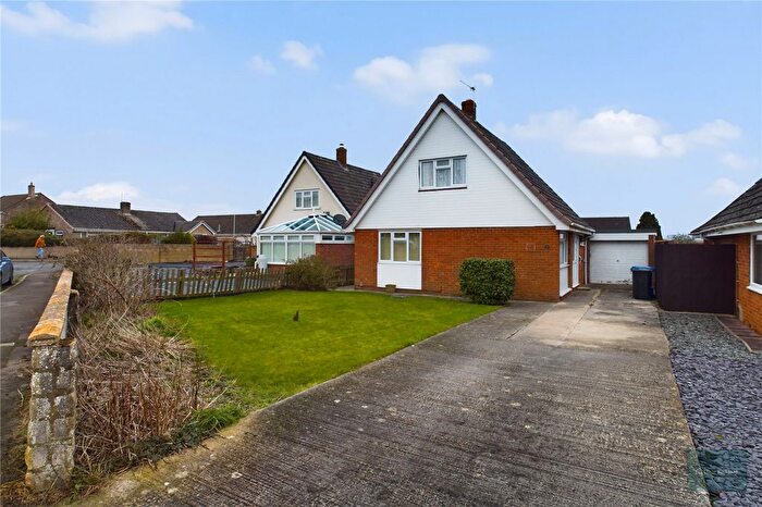 3 Bedroom Bungalow For Sale In Avon Road, Melksham, SN12