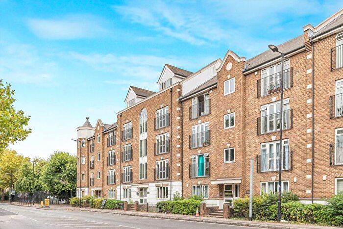 2 Bedroom Flat For Sale In Albany Road, Camberwell, SE5