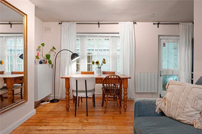 1 Bedroom Apartment To Rent In Claremont Square, Angel, Islington, London, N1