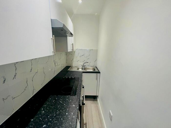 Studio To Rent In Callis Road, London, E17