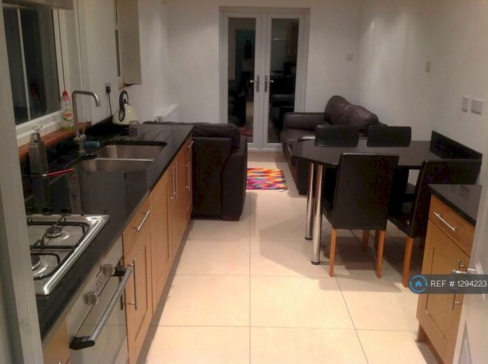 5 Bedroom Terraced House To Rent In Kensington Road, Coventry, CV5