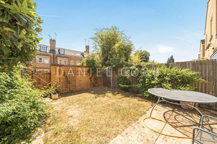 4 Bedroom Terraced House For Sale In Sullivan Road, London, SE11 - Photo 3