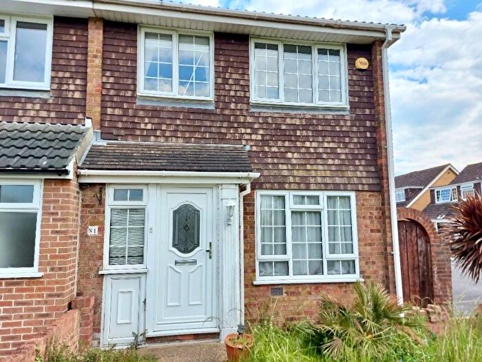 3 Bedroom End Of Terrace House To Rent In Bulmer Walk, Rainham, RM13