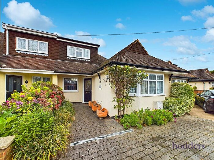 3 Bedroom Bungalow To Rent In Surrey, KT15