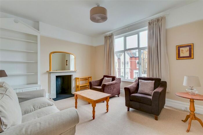 2 Bedroom Flat To Rent In Henderson Road, London, SW18
