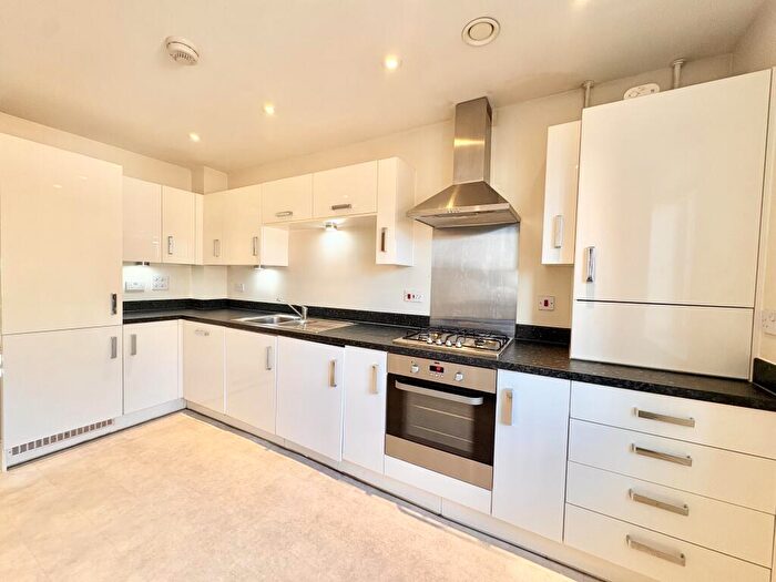 3 Bedroom House To Rent In Barrel Mews, Horndean, PO8