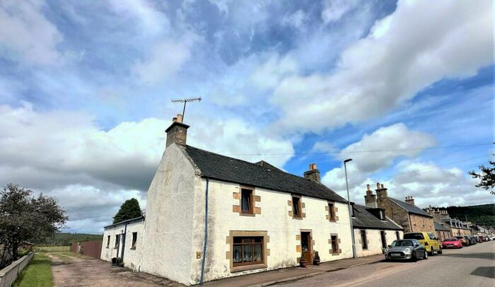 5 Bedroom Semi-Detached House For Sale In Ariel View Dallas, IV36