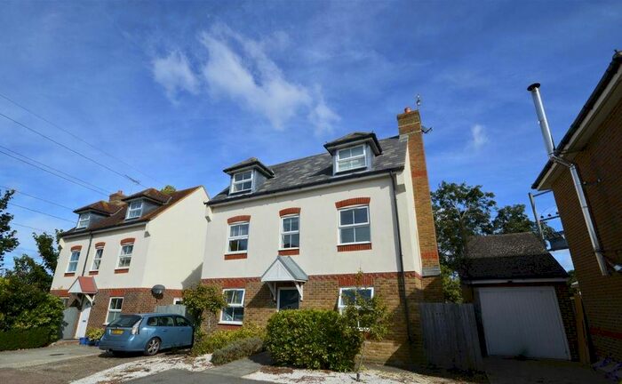 4 Bedroom Detached House For Sale In Heronden View, Eastry, Sandwich, CT13