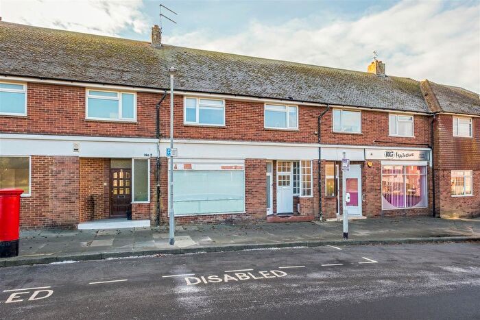 2 Bedroom Flat For Sale In Meadow Parade, Rottingdean, Brighton, BN2