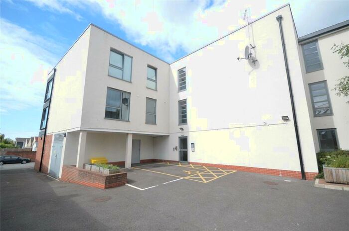 2 Bedroom Flat To Rent In Cathays Terrace, Cardiff, CF24