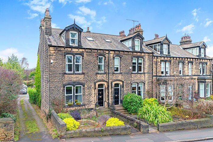 5 Bedroom Property For Sale In Carr Road, Calverly, LS28