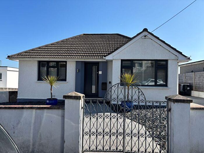 3 Bedroom Bungalow To Rent In Dennis Road, Padstow, PL28