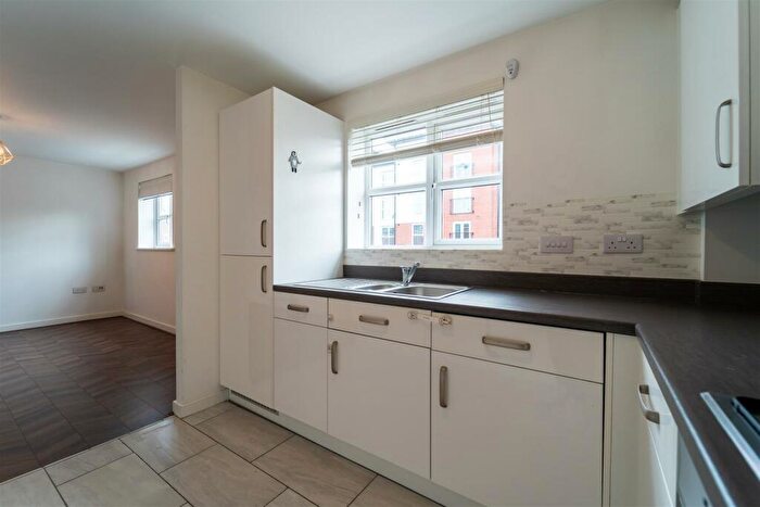 2 Bedroom House To Rent In Tanners Way, Birmingham, B29