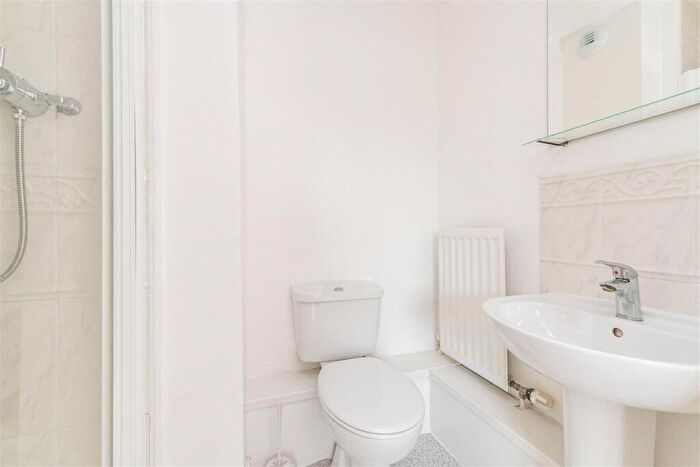 2 Bedroom Apartment To Rent In West Cotton Close, Southbridge, NN4