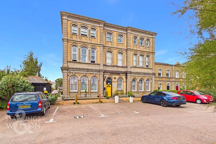 2 Bedroom Flat For Sale In Kings Road, Great Yarmouth, NR30