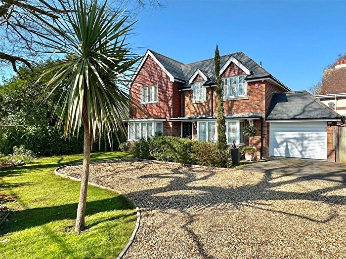 4 Bedroom Detached House For Sale In Farmers Walk, Everton, Lymington, Hampshire, SO41