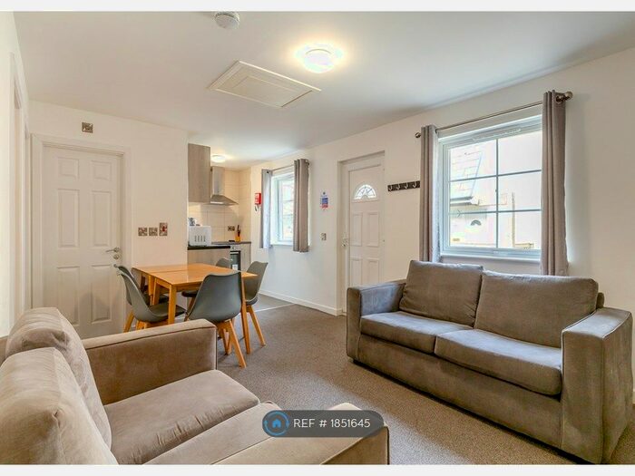 3 Bedroom Bungalow To Rent In Marlborough Road, Ilfracombe, EX34