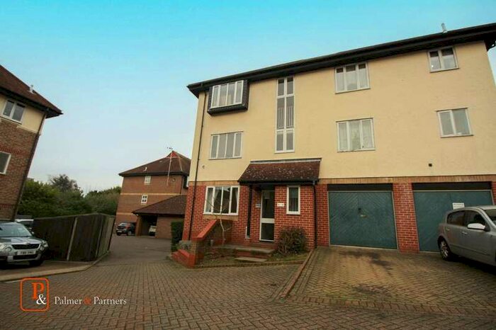 1 Bedroom Flat To Rent In Nicholsons Grove, Colchester, Essex, CO1