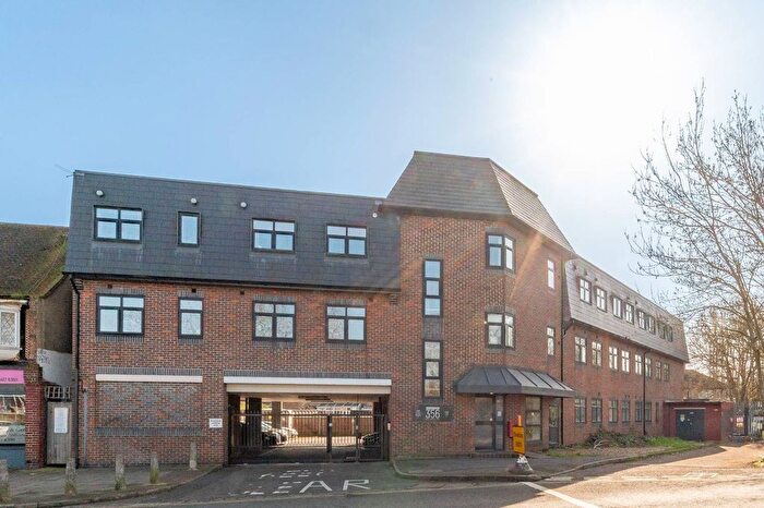 1 Bedroom Flat For Sale In West Barnes Lane, Motspur Park, New Malden, KT3
